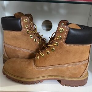 Timberland Tan and Black Nubuck Boots with Padded Collar